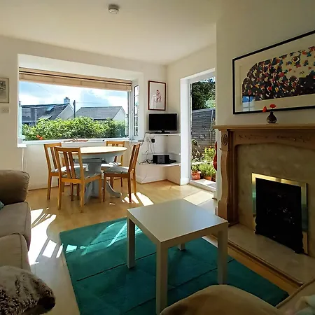 Sunrise! ~ 2 Bedrooms, Garden, Parking, Sea Views Holiday home